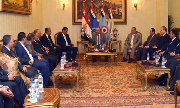 Mahmoud Hegazy meets a Lybian delegation - Press Photo