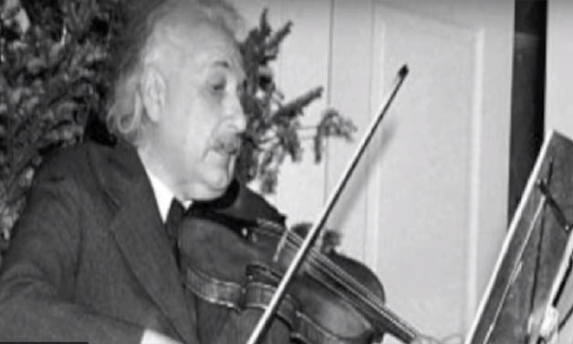 Albert Einstein playing sonata for Mozart (Photo: still from video