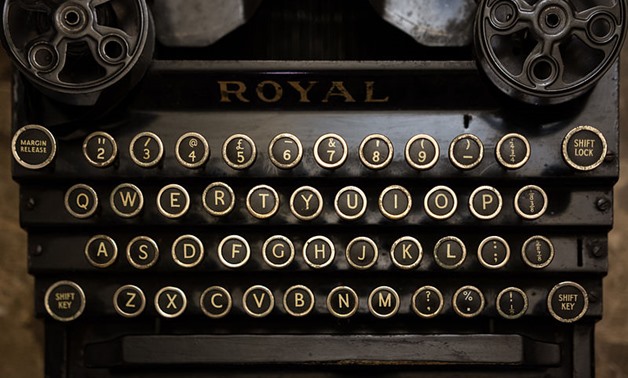 A typewriter - Wikipedia Commons 