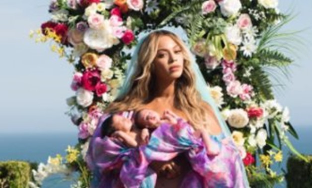 Beyonce and her twins- Beyonce official Instagram Account