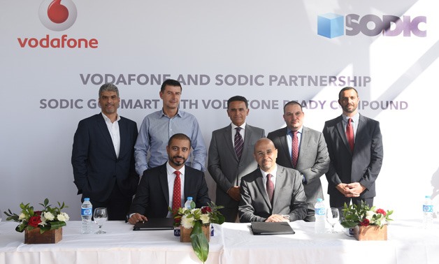 Sodic and Vodafone during signing the agreement - Press Photo