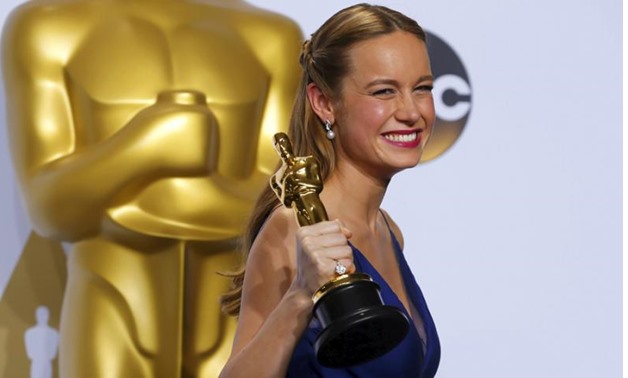 Brie Larson, Best Actress Oscar winner for her role in "Room", poses backstage at the 88th Academy Awards in Hollywood, California February 28, 2016 - REUTERS