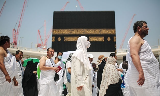 Pilgrims at Mecca - creative common via wikimedia common