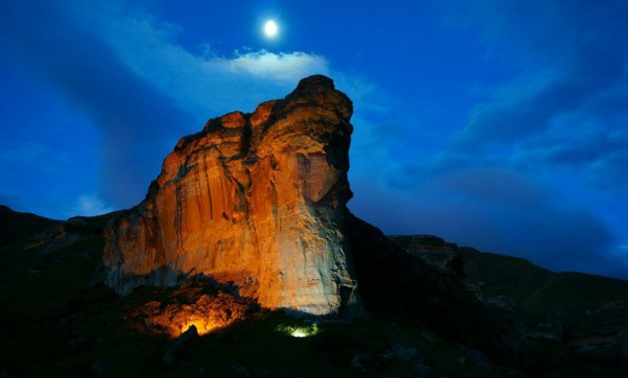 Full moon over the famous Brandwag Buttress… Magic! By Madnomad