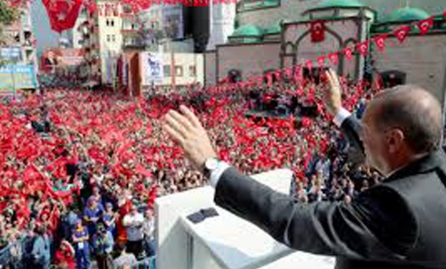 Turkish President Tayyip Erdogan greets his supporters in Trabzon, Turkey, August 8, 2017. Murat Cetinmuhurdar/Presidential Palace/Handout via REUTERS