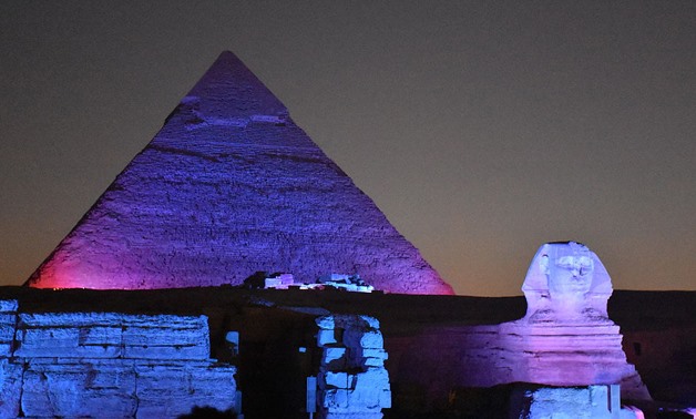 Son et lumière sound and light show at Giza – Musik Animal – Wikimedia commons