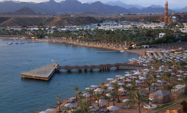 Tourists march in support of local tourism in Sharm al-Shiekh, November 11, 2015 - Archive