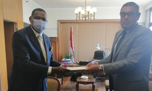 New Ethiopian Ambassador to Egypt Markos Tekle Rike (L) on Thursday presented his credentials to the Egyptian Foreign Ministry – Courtesy of the Ethiopian Embassy
