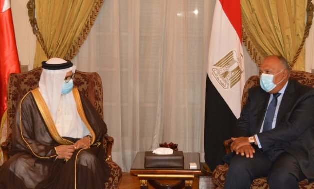 Foreign Minister Sameh Shoukry and Bahraini counterpart Abdul Latif al Zayani- press photo