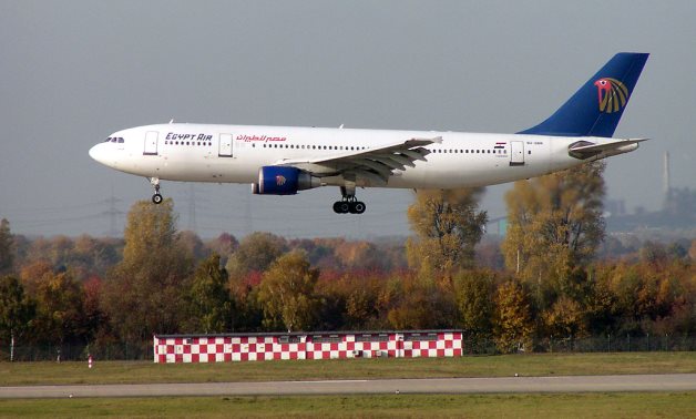 FILE - An Egypt Air Airbus A300-600R landing at Düsseldorf Airport, 2004 – Arcturus/Wikimedia Commons