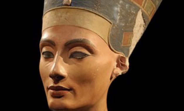The stolen Nefertiti head statue - ET