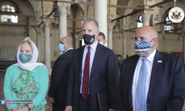 The US ambassador to Cairo, Jonathan Cohen visited the churches of Old Cairo, accompanied by U.S. Agency for International Development (USAID) Acting Administrator John Barsa. 