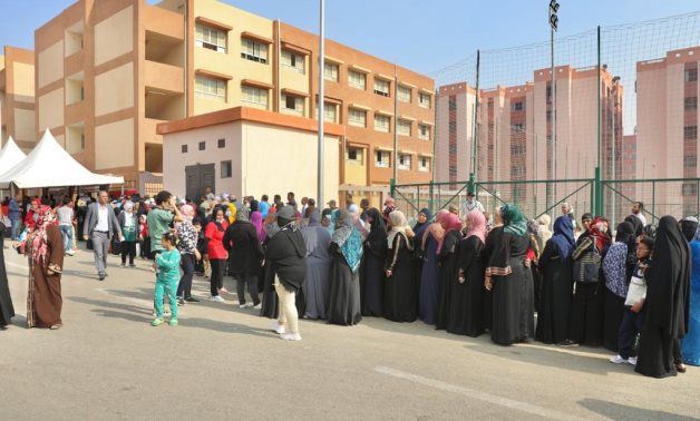 For the second day in a row, Egyptian voters headed to polling stations in 13 governorates since 9:00 am to resume casting their ballots.