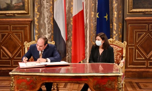 President Abdel Fattah El-Sisi met Monday afternoon with Anne Hidalgo, the Mayor of Paris on Monday, December 7, 2020- press photo