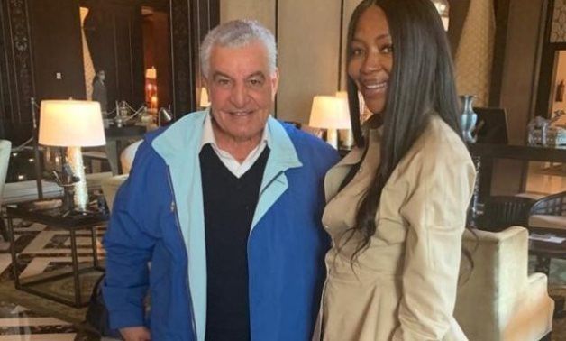 Hawass with supermodel Naomi Campbell during her visit to Cairo - Press photo
