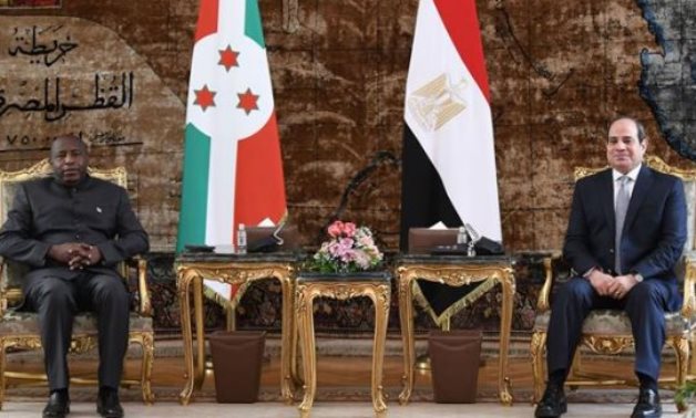 Egyptian President Abdel Fattah El-Sisi (R) meets with his Burundi counterpart, Évariste Ndayishimiye, in Cairo (Presidency)