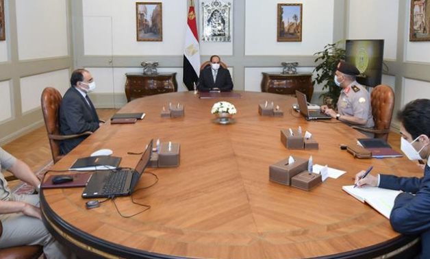 President Sisi meeting with Armed Forces Engineering Authority members -  press photo