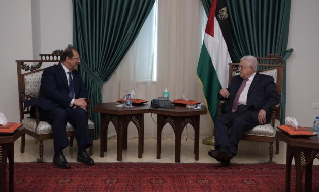 Chief of Egypt’s General Intelligence Service Abbas Kamel (L) meets with Palestinian President Mahmoud Abbas in Ramallah. Press photo