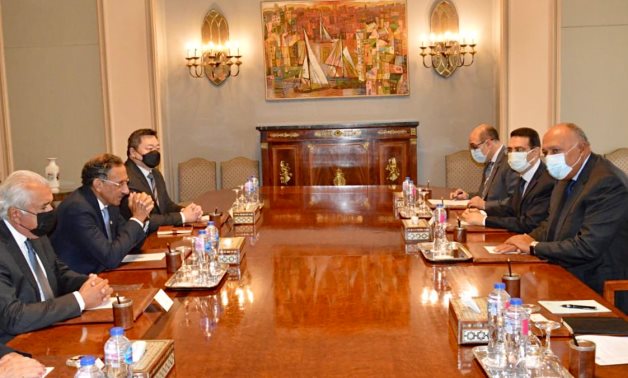 Egyptian Foreign Minister Sameh Shoukry received on Saturday Chairman of Egypt-US Business Council and President of the American Chamber of Commerce in Egypt (AmCham Egypt)- press photo