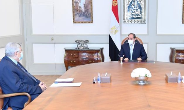 President Sisi meets with meeting with PM Mostafa Madbouly, Commander of the Navy Lieutenant General Ahmed Khaled, Chairman of Armed Forces Engineering Authority Major General Ihab Al-Far,- press photo