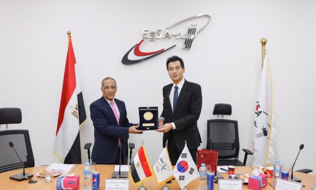 South Korean Amb. visits Egypt’s Space Agency, praises Egypt’s efforts in space sector