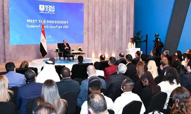 President Abdel Fattah El-Sisi met with the accredited foreign correspondents of international news agencies in Egypt on Wednesday evening- press photo