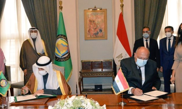 Egyptian Foreign Minister Sameh Shoukry and  Secretary-General of the Cooperation Council for the Arab States of the Gulf (GCC) Nayef Falah M. Al-Hajraf signed a memorandum of understanding (MoU)- press photo