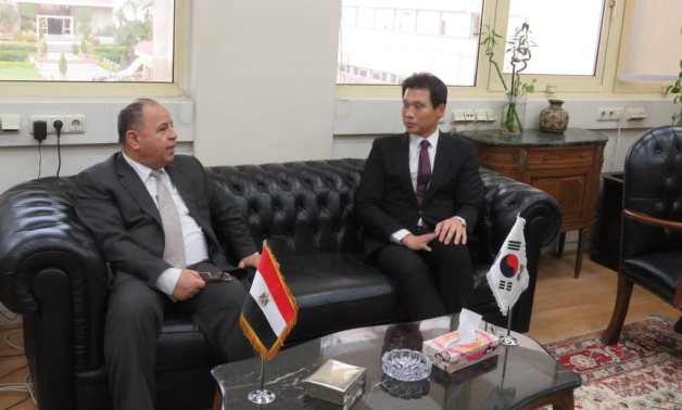 Minister of Finance Mohamed Maait with South Korea's Ambassador in Cairo Hong Jin-Wook