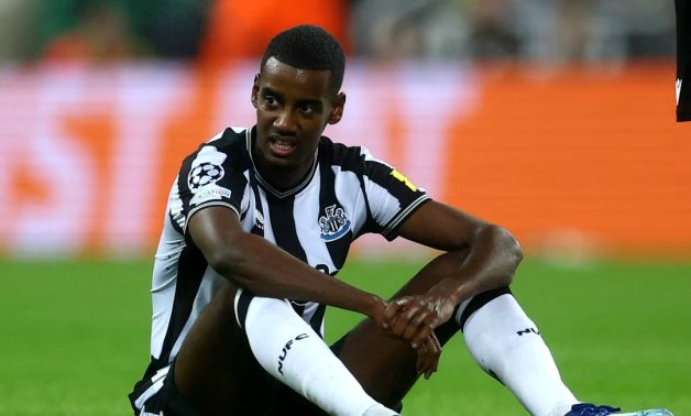 Newcastle United's Alexander Isak reacts after sustaining an injury Action Images via Reuters/Lee Smith