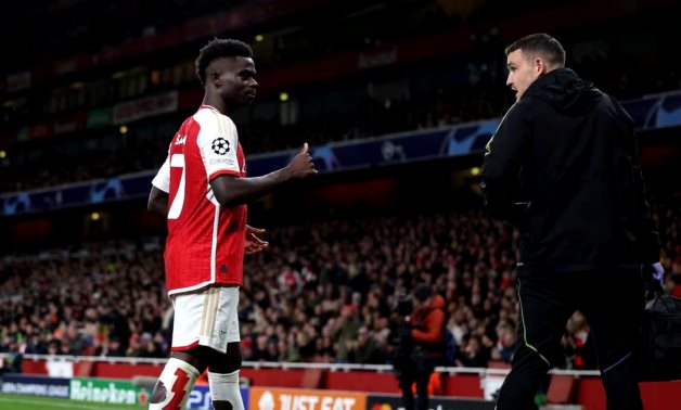 Arsenal's Bukayo Saka walks off the pitch after sustaining an injury REUTERS/Hannah Mckay