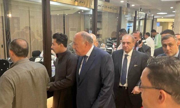 Egyptian Minister of Foreign Affairs, Sameh Shoukry, conducted a visit to both the Egyptian Embassy and the General Consulate in the Saudi capital, Riyadh