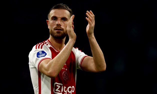 Ajax Amsterdam's Jordan Henderson applauds fans after the match REUTERS/Piroschka Van De Wouw