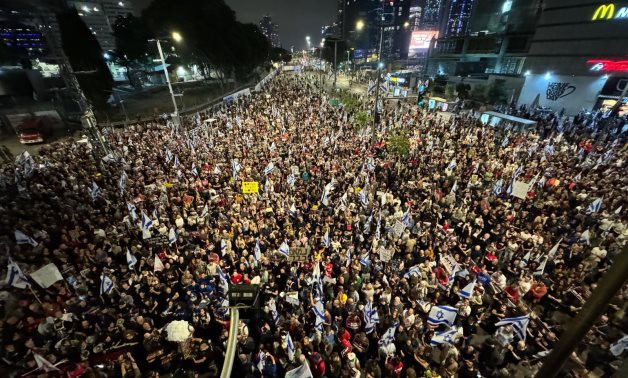 Massive protests in Tel Aviv calling for a change of the government and a deal with Hamas to secure the captives – Twitter/Andro1711