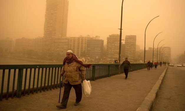 Citizens struggle with dusty winds in Cairo – FILE