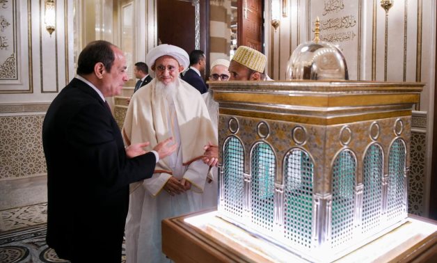 President Abdel Fattah El-Sisi and Sultan of the Indian Bohra Community Sultan Mufaddal Saifuddin witness the inauguration of Sayyida Zaynab Mosque after renovation – Still image/Presidency