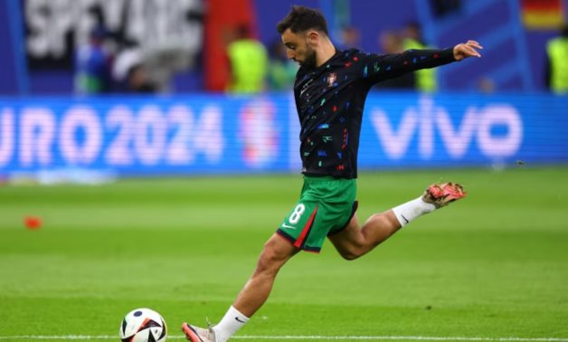 Portugal's Bruno Fernandes during the warm up before the match REUTERS/Lisi Niesner/File Photo 
