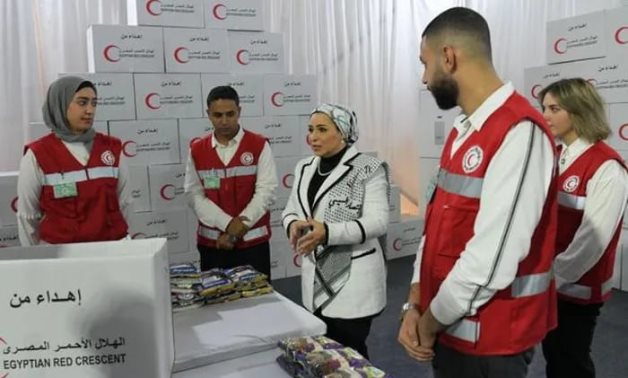 Egypt’s First Lady Entisar El Sisi with Red Crescent members - file 