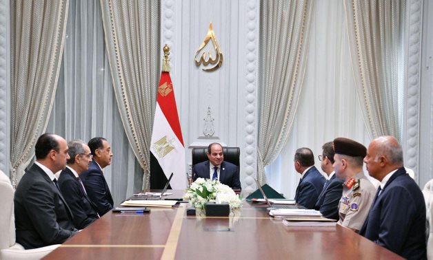 Egypt's President Sisi meets the prime minister, the ministers of interior and communications, the GIS chief, the Administrative Control Authority’s chairman, and Arm's Signal Department director 