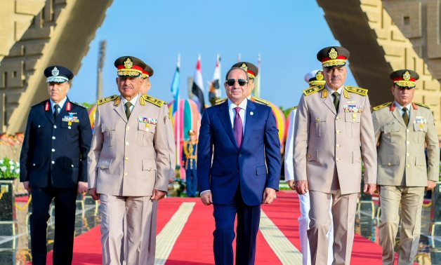 President Sisi lays wreaths at the Unknown Soldier memorial and the tombs of late Presidents Sadat and Nasser - Presidency