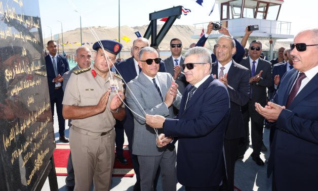 Suez Canal Chairman Inaugurates Floating Bridge on October War Anniversary