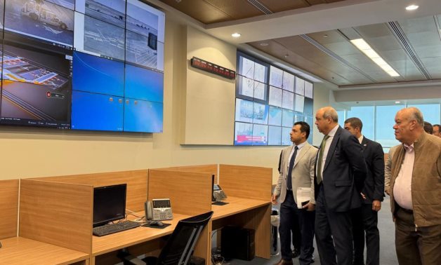 Sameh El-Hefny, Minister of Civil Aviation, conducted an inspection tour this evening of the operations room and crisis management center at Cairo International Airport