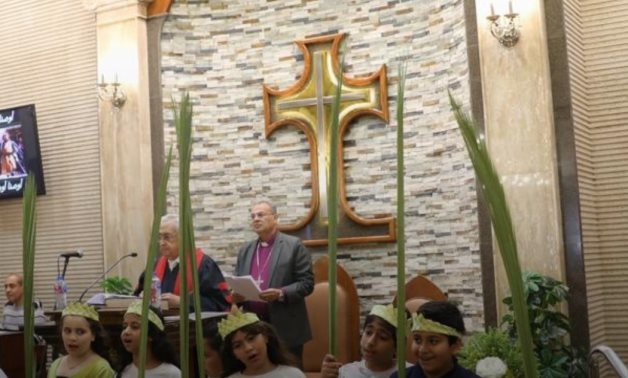 Dr. Rev. Andrea Zaki, President of the Evangelical Community in Egypt, participated in the Palm Sunday celebration at the Evangelical Church in Hadayek El-Qobba.