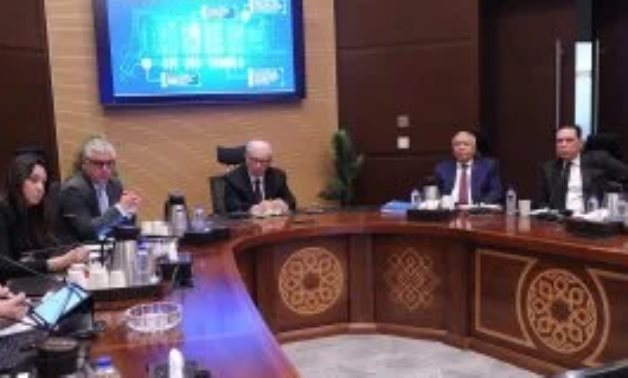 Deputy PM with Chinese delegation 