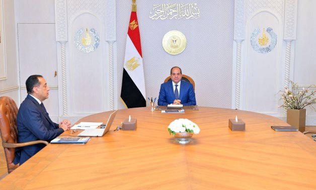 President Abdel Fattah El-Sisi reviews a range of political, economic and social files on the government’s agenda with Prime Minister Mostafa Madbouly. Presidency