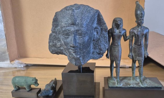The four rare Egyptian artifacts that had been smuggled into the United States- press photo from the Egyptian Ministry of Foreign Affairs