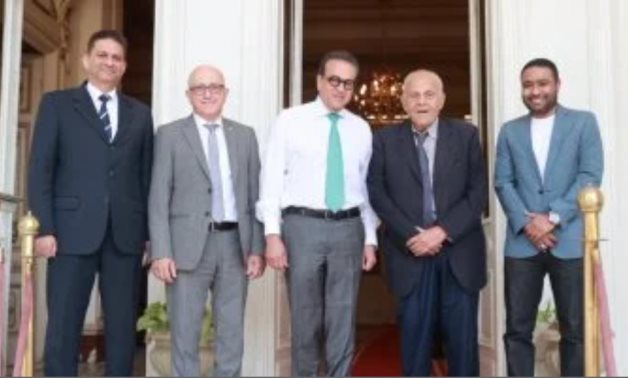 Minister of Health receives Sir magdi Yacoub to discuss developments in heart treatment 