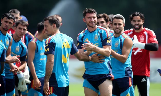 Spain's Aymeric Laporte, Mikel Oyarzabal and Eric Garcia during training IMAGN IMAGES via Reuters/Brett Davis 