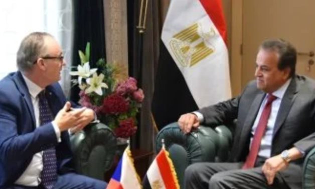 Egyptian Minister of Health and Population Dr. Khaled Abdel Ghaffar and Ambassador of the Czech Republic to Egypt Ivan Gokl in a meeting Thursday