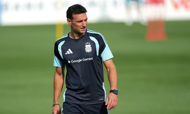 Argentina coach Lionel Scaloni during training IMAGN IMAGES via Reuters/Jay Biggerstaff 