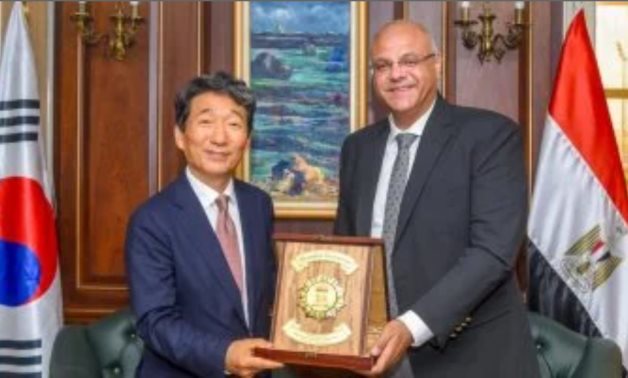 Alexandria Governor Ayman Attia received Tuesday Ambassador Kim Wan-jong, Ambassador of the Republic of Korea to Egypt - file